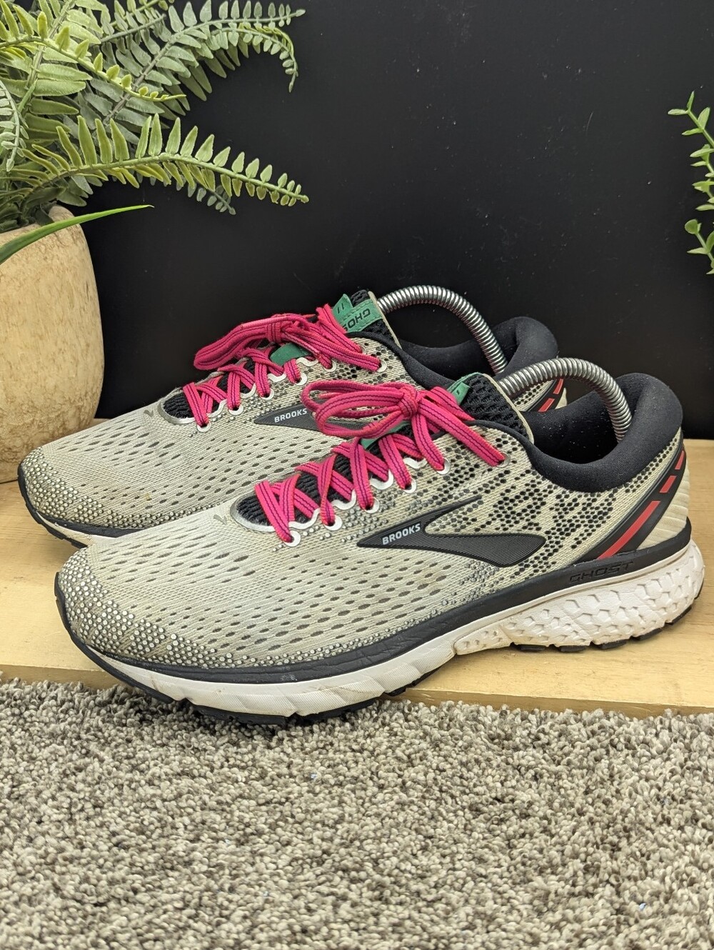 Brooks Ghost 11 Women's Size 10 Running Walking Shoes Casual Gym Walking